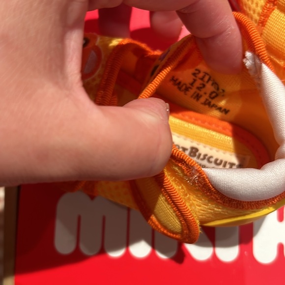 Hot Biscuits baby shoes size 12 - Picture 4 of 4